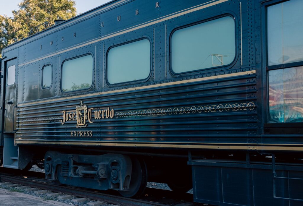 Czym podróżować po Meksyku? Autobusy ADO, samoloty i Tren Maya w praktyce
