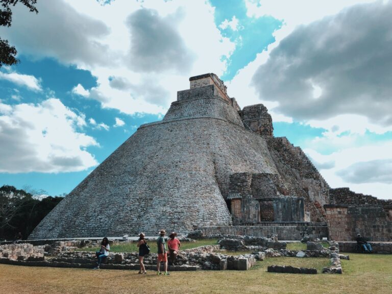 Piramida Czarodzieja w Uxmal na Juk